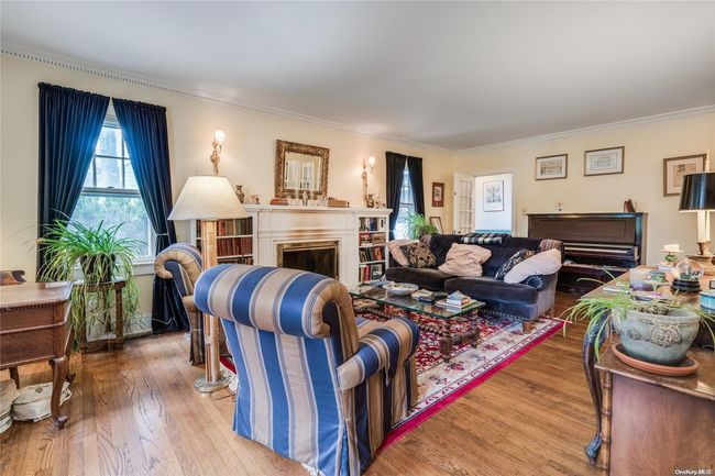 Living Room | Image 12