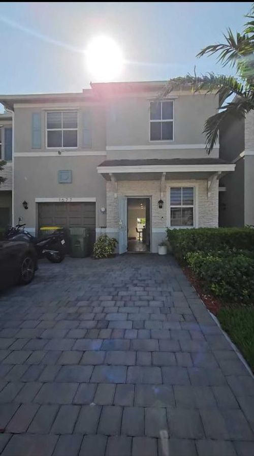 1677 Se 8th Ave, Homestead, FL, 33034-5678 | Card Image