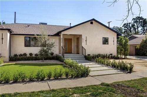 6946 Amestoy Ave, Lake Balboa, CA, 91406-4447 | Card Image