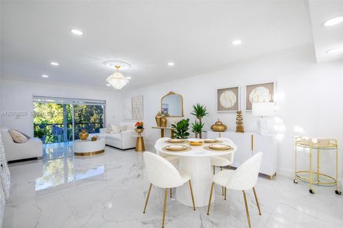 310-300 S Hollybrook Dr, Pembroke Pines, FL, 33025-1280 | Card Image