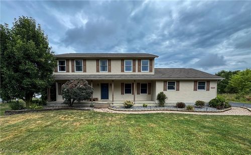 4940 E Calla Rd, New Middletown, OH, 44442-8721 | Card Image