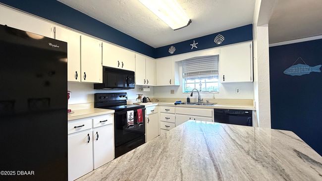 APT-202E - 1640 Juno Trl, Condo with 2 bedrooms, 2 bathrooms and null parking in Astor FL | Image 7