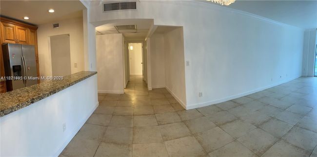 APT-207 - 19390 Collins Ave, Condo with 2 bedrooms, 2 bathrooms and null parking in Sunny Isles Beach FL | Image 29