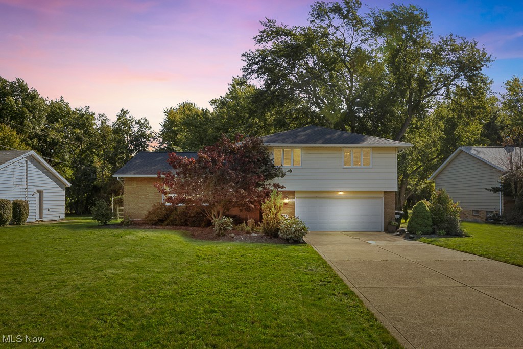 Belwood Dr, Highland Heights, OH 44143