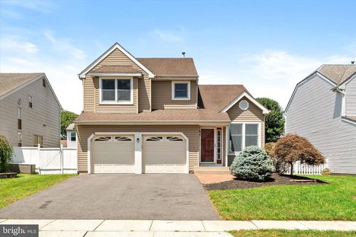 6 Mystic Way, BURLINGTON, NJ, 08016-4254 | Card Image