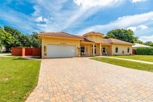 2206 Avilla Ave, Vero Beach, FL, 32960-2957 | Card Image