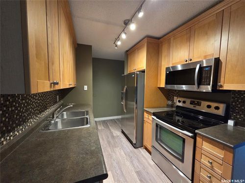 207b-4040 8th St E, Saskatoon, SK, S7H5L4 | Card Image