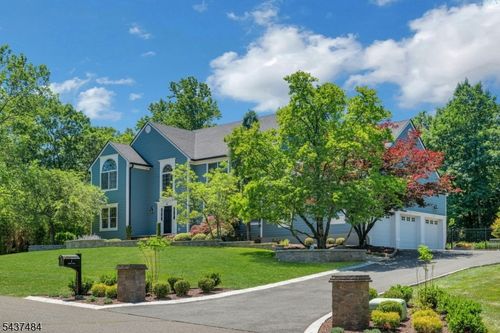 1 Curtis Trl, Martinsville, NJ, 08836-2222 | Card Image