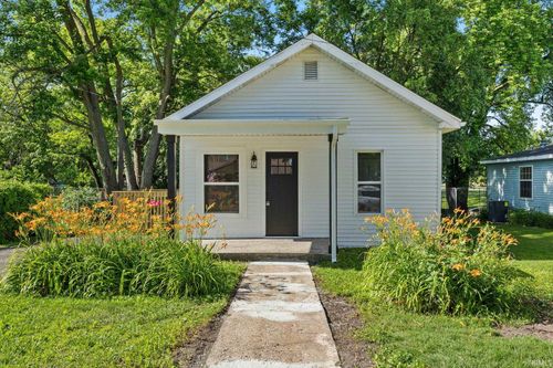 304 E Luin St, Oxford, IN, 47971-8537 | Card Image