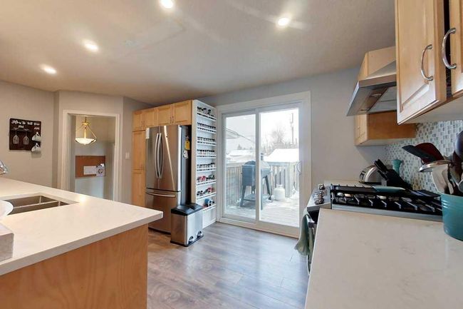 309 5 Street Ne, Home with 5 bedrooms, 2 bathrooms and 6 parking in Slave Lake AB | Image 16