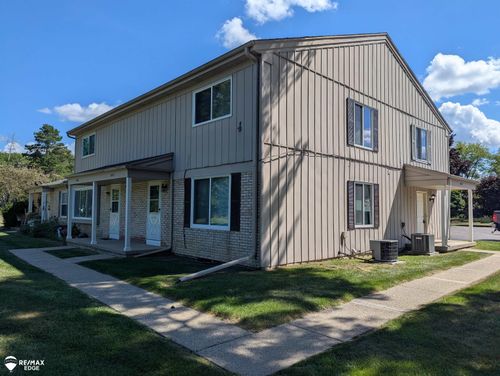 8313 Camelot Court, Genesee Charter Township, MI, 48458 | Card Image