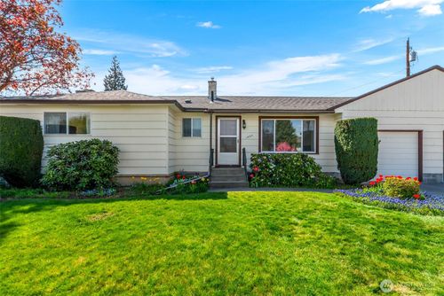 1427 2nd Street, Wenatchee, WA, 98801 | Card Image