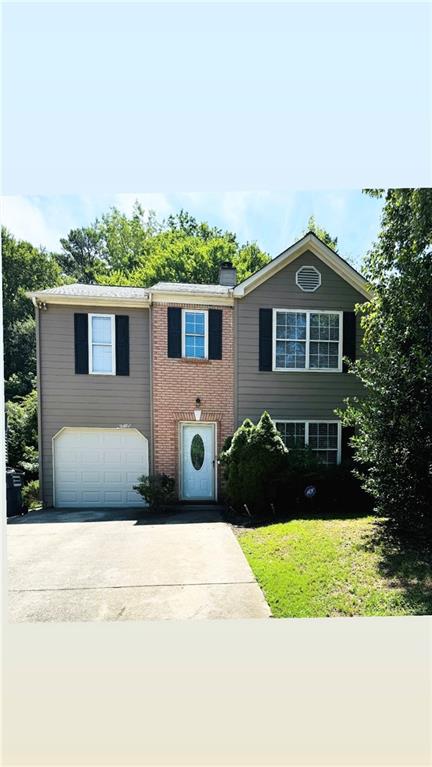 Roscommon Dr, Austell, GA 30168