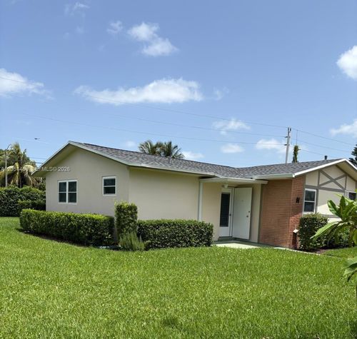 h-2630 Barkley Dr E, West Palm Beach, FL, 33415 | Card Image