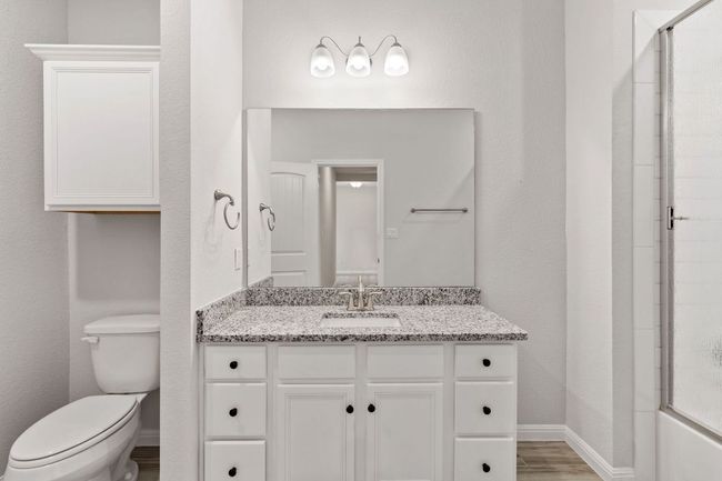 Front Bathroom | Image 29