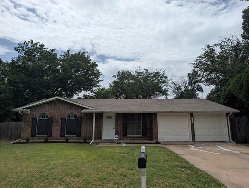 633 Christie Ct, Everman, TX, 76140-4407 | Card Image