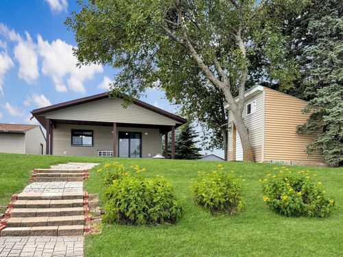 712 S Lake Hendricks Dr, white, SD, 57276 | Card Image