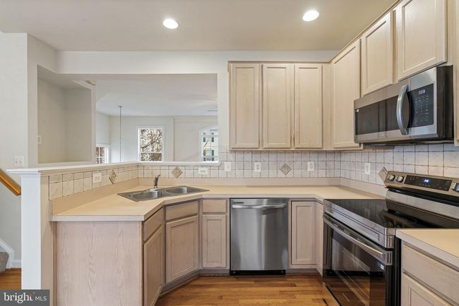 8011 Duck Pond Ter, Townhouse with 4 bedrooms, 3 bathrooms and null parking in MANASSAS VA | Image 10