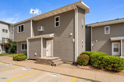 2992 Warwick Loop, Bismarck, ND, 58504-7641 | Card Image