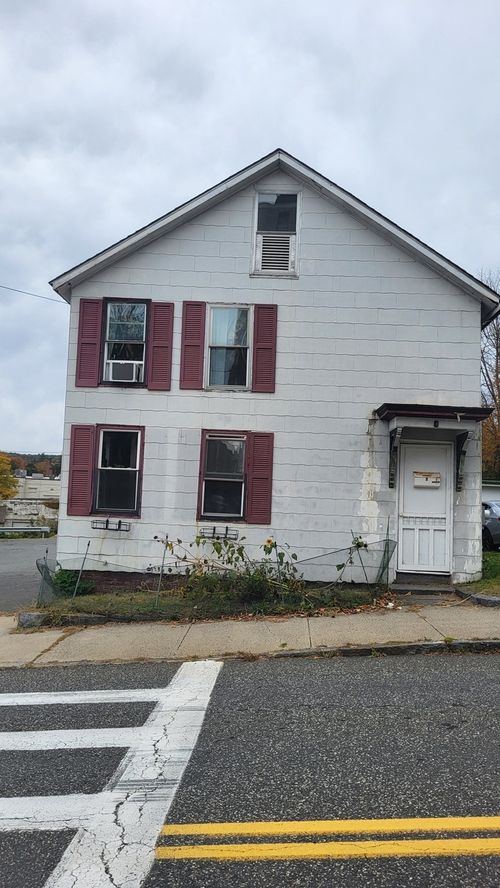 6 Church St, Ware, MA, 01082-1202 | Card Image