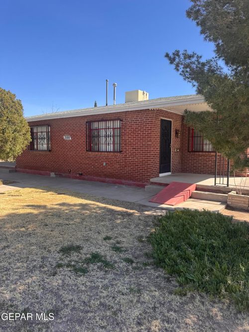 a-1100 E River Ave, El Paso, TX, 79902-4631 | Card Image