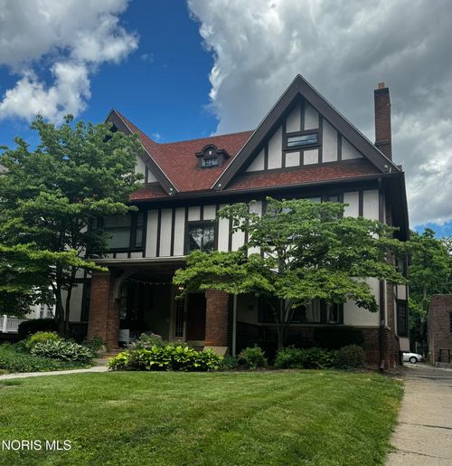 2222 Scottwood Ave, Toledo, OH, 43620-1168 | Card Image