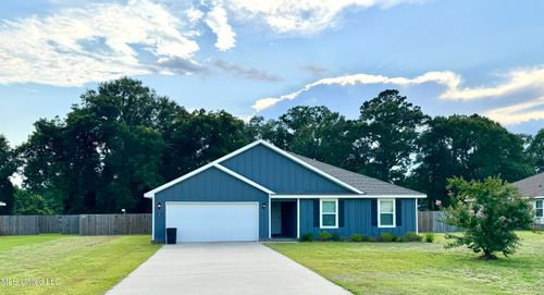 140 Magnolia Farms Dr, Lucedale, MS, 39452-1200 | Card Image