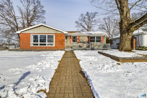 70 Foster St, Newington, CT, 06111-4906 | Card Image