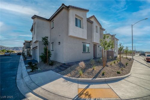 6832 Sunflower Fields St, North Las Vegas, NV, 89086-1740 | Card Image