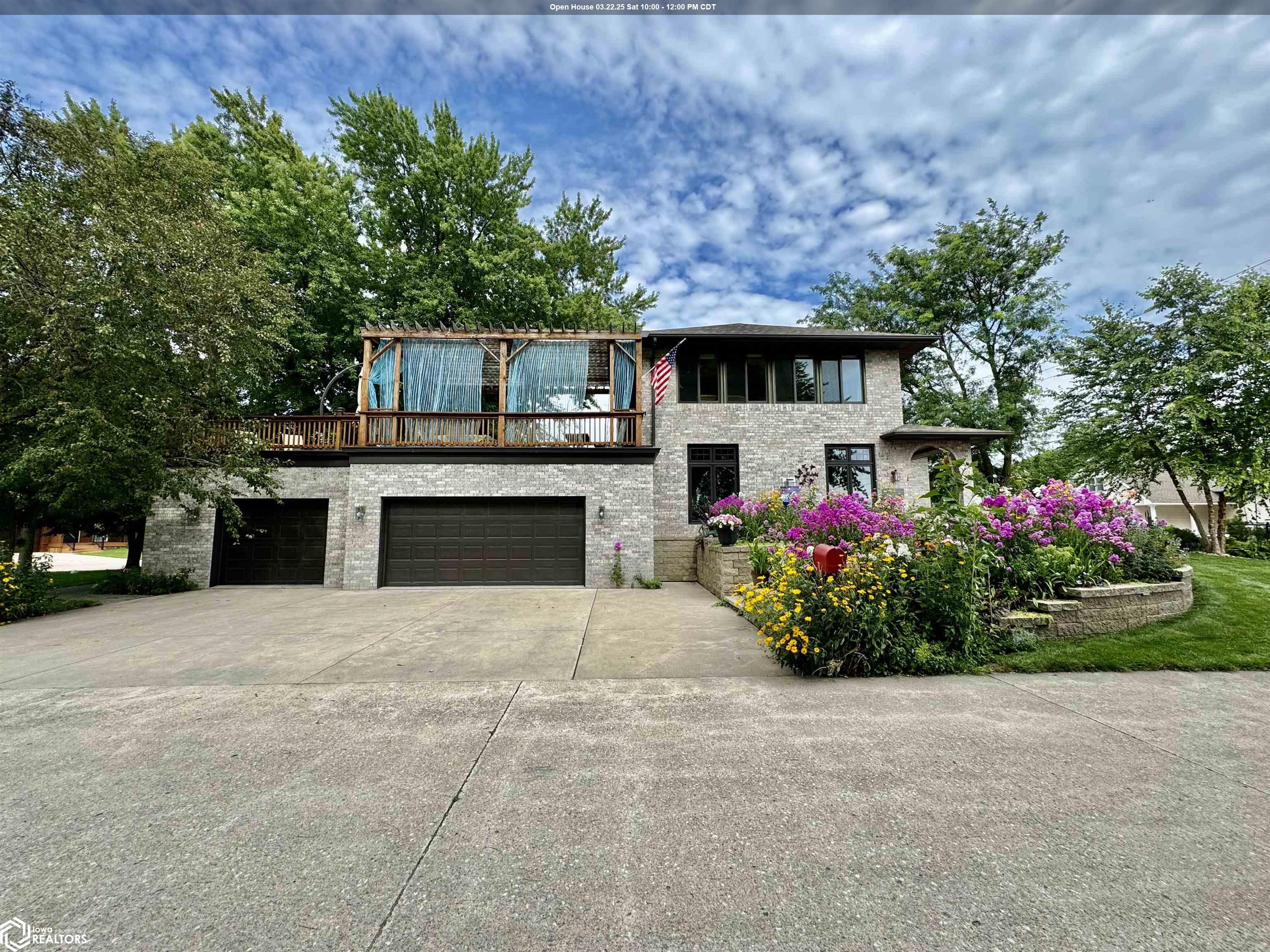 Shore Dr, Clear Lake, IA 50428