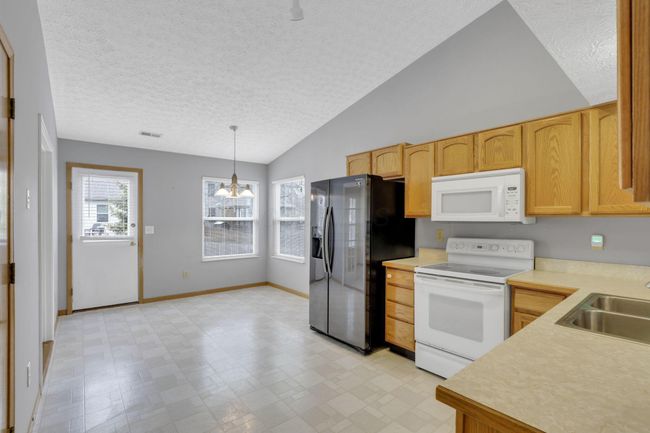 7050 Weurful Dr, House other with 3 bedrooms, 2 bathrooms and null parking in Canal Winchester OH | Image 9