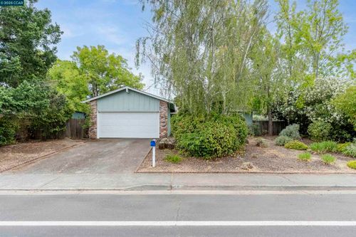 969 Valley View St, Saint Helena, CA, 94574-2343 | Card Image