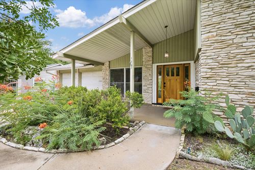1902 Wooten Dr, Austin, TX, 78757-7702 | Card Image