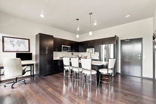 404-825 E Mifflin Street, Madison, WI, 53703 | Card Image