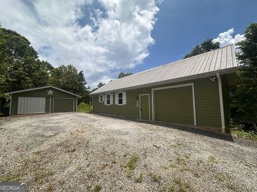 852 Crunkleton Ln, Tiger, GA, 30576-2192 | Card Image
