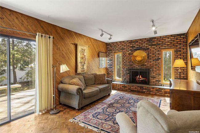 6 Melrose Ct, House other with 3 bedrooms, 2 bathrooms and null parking in Commack NY | Image 14