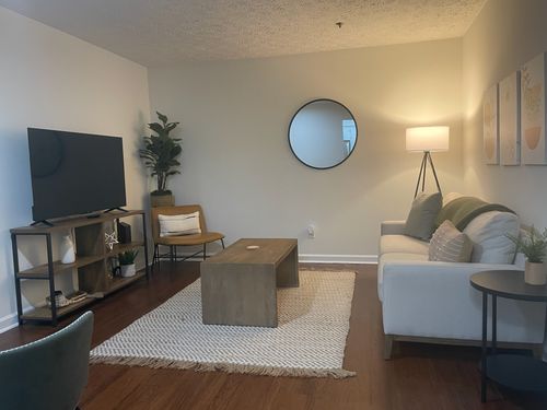 211-1808 State St, Nashville, TN, 37203-2214 | Card Image