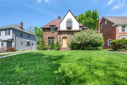 17929 Sherrington Rd, Shaker Heights, OH, 44122-5038 | Card Image