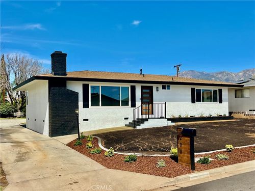 200 Summit View Dr, Calimesa, CA, 92320-1713 | Card Image