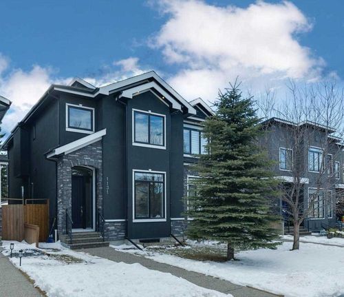 1131 19 Ave Nw, Calgary, AB, T2M1A1 | Card Image