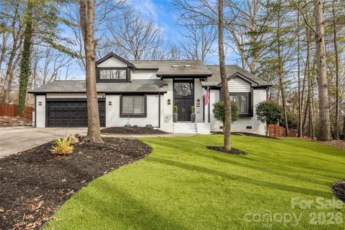 9562 Hunting Ct, Matthews, NC, 28105-1563 | Card Image