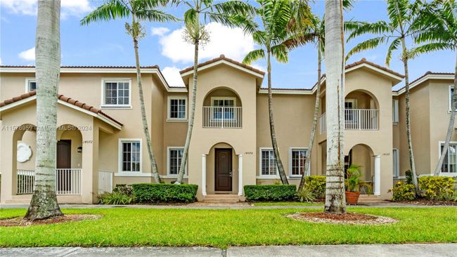 14088 Sw 272nd St, Townhouse with 3 bedrooms, 2 bathrooms and null parking in Homestead FL | Image 3