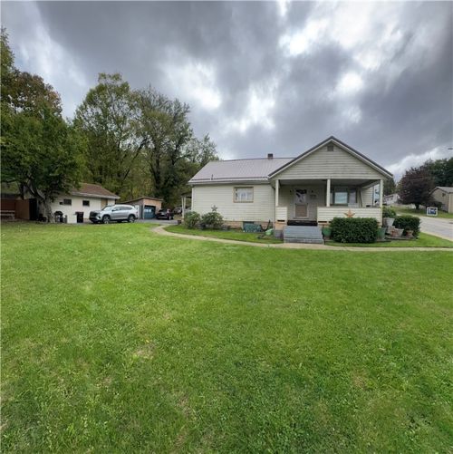 204 N Cascade St, New Castle, PA, 16101-3304 | Card Image
