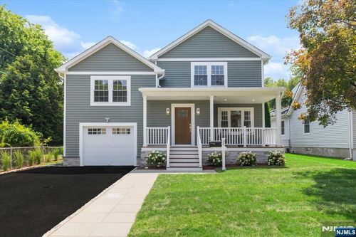 37 Congressional Parkway, Livingston, NJ, 07039 | Card Image