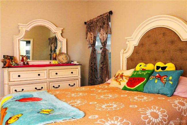View of bedroom | Image 13