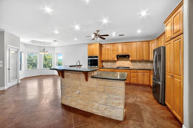 Dining and kitchen | Image 11