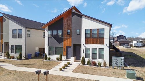 1149 Ne Monroe St, Bentonville, AR, 72712-4414 | Card Image