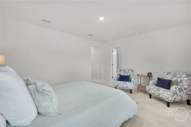 Large master bedroom with ensuite bathroom. | Image 41