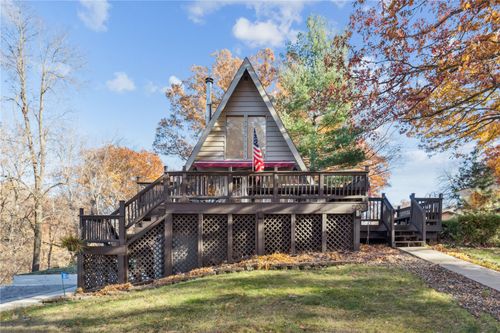 2230 Valley Rd Ne, North Liberty, IA, 52317-9358 | Card Image