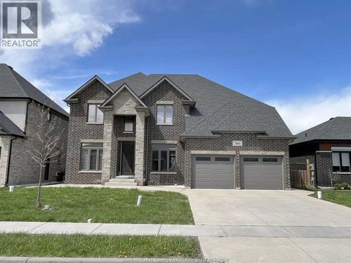 566 Maguire St, Windsor, ON, N9E0A6 | Card Image